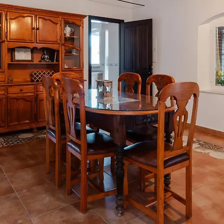 Holiday home Con Piscina, Barbacoa, Aire Acondicionado, Wifi De Alta Velocidad, Cocina Exterior Y Parking